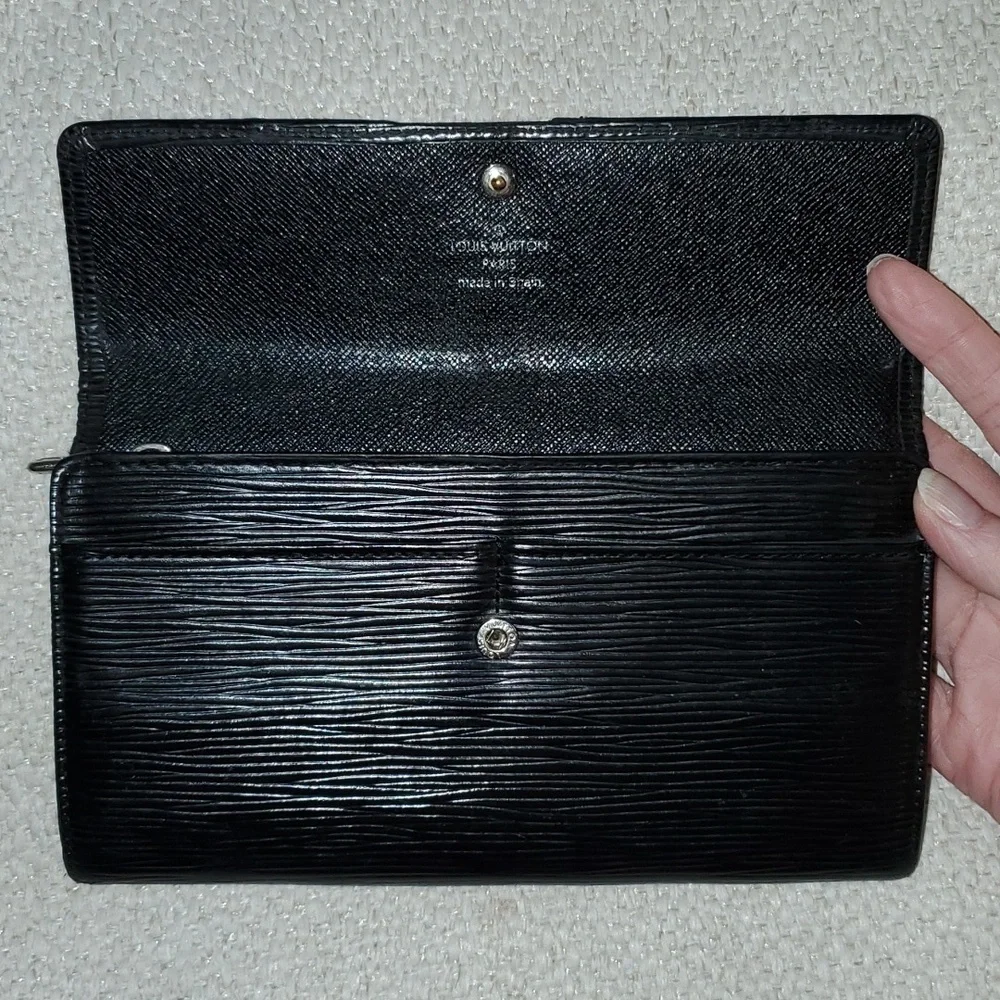 Louis Vuitton Epi Leather Sarah Long Wallet